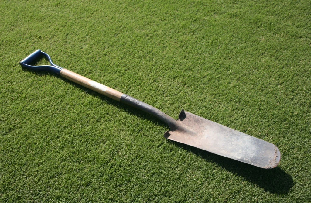مجرفة الشتل المقوسة Balling Shovel الأداة الميدانية المفضلة لغرس شتلات الفستق